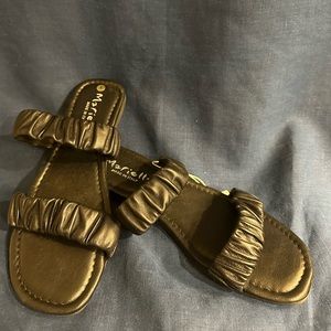 Black sandals made in Italy nwt sz8